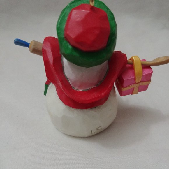 Hallmark Keepsake Ornaments - King Dad & 2001 Mom - Picture 9 of 12